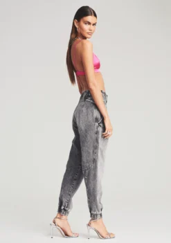 Miriam Pant -Fashion Loft 220111 Retrofete eComm Set2 SHOT 72 5024 scaled