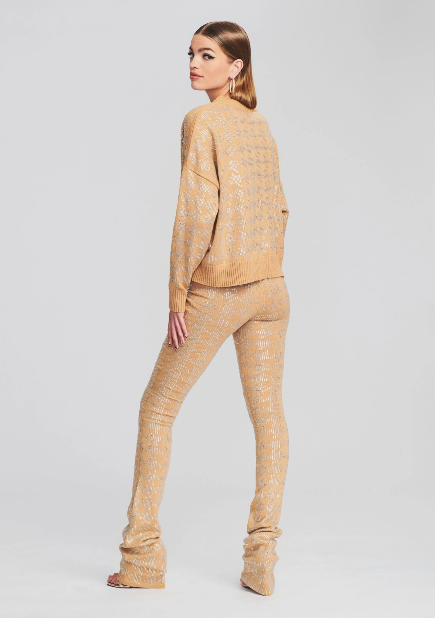 Mal Sweater 4 Mal Sweater - Image 4