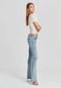 Demi Mid Rise Jean -Fashion Loft Ecommerce Crop 220419 Retrofete eComm Set2 SHOT 11 1360 scaled