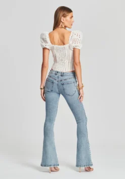 Demi Mid Rise Jean -Fashion Loft Ecommerce Crop 220419 Retrofete eComm Set2 SHOT 11 1369 scaled