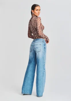 Fiona Jean 8 Fiona Jean -Fashion Loft Ecommerce Crop 23 07 18 SET1 Sana Top Fiona Jean 0152 ECOMM d4c2fd37 1873 4b07 a5b1 58c532359cd7 scaled