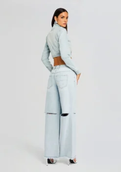 Wrenley Low-Rise Jean -Fashion Loft Ecommerce Crop 23 12 18 CHRISSYJACKET WRENLEYJEAN SKYLIGHT 2630 ECOMM 0aa94b72 f6bf 4ec5 8189 364905cdcc49 scaled