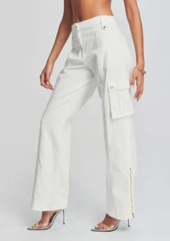 Annika Pant 8 Annika Pant -Fashion Loft Ecommerce Crop 230111 RETROFETE SET2 SHOT53 5516 eComm scaled