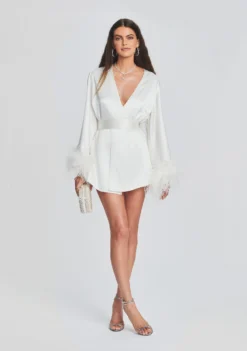 Eva Feather Robe -Fashion Loft Ecommerce Crop 230111 RETROFETE SET2 SHOT74 7435 eComm scaled