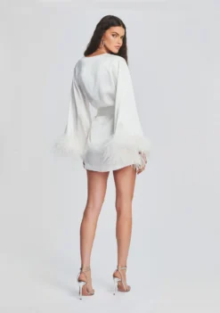 Eva Feather Robe -Fashion Loft Ecommerce Crop 230111 RETROFETE SET2 SHOT74 7543 eComm scaled