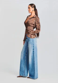 Olsen Silk Top -Fashion Loft Ecommerce Crop 230718 SET2 OLSENTOP MONETBRA 4283 ECOMM scaled