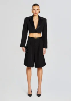 Alyson Short -Fashion Loft Ecommerce Crop 24 02 15 EDNABLAZER ALYSONSHORT BLACK 2205 ECOMM e8f1d5e3 fc3e 46ac 8c55 39461e070b84 scaled