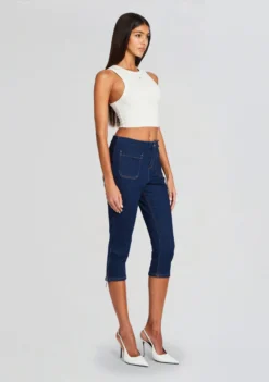 Padma Capri Jean -Fashion Loft Ecommerce Crop 24 02 16 EUDORATOP WHITE PADMAJEAN DEEPSEA 576 ECOMM scaled